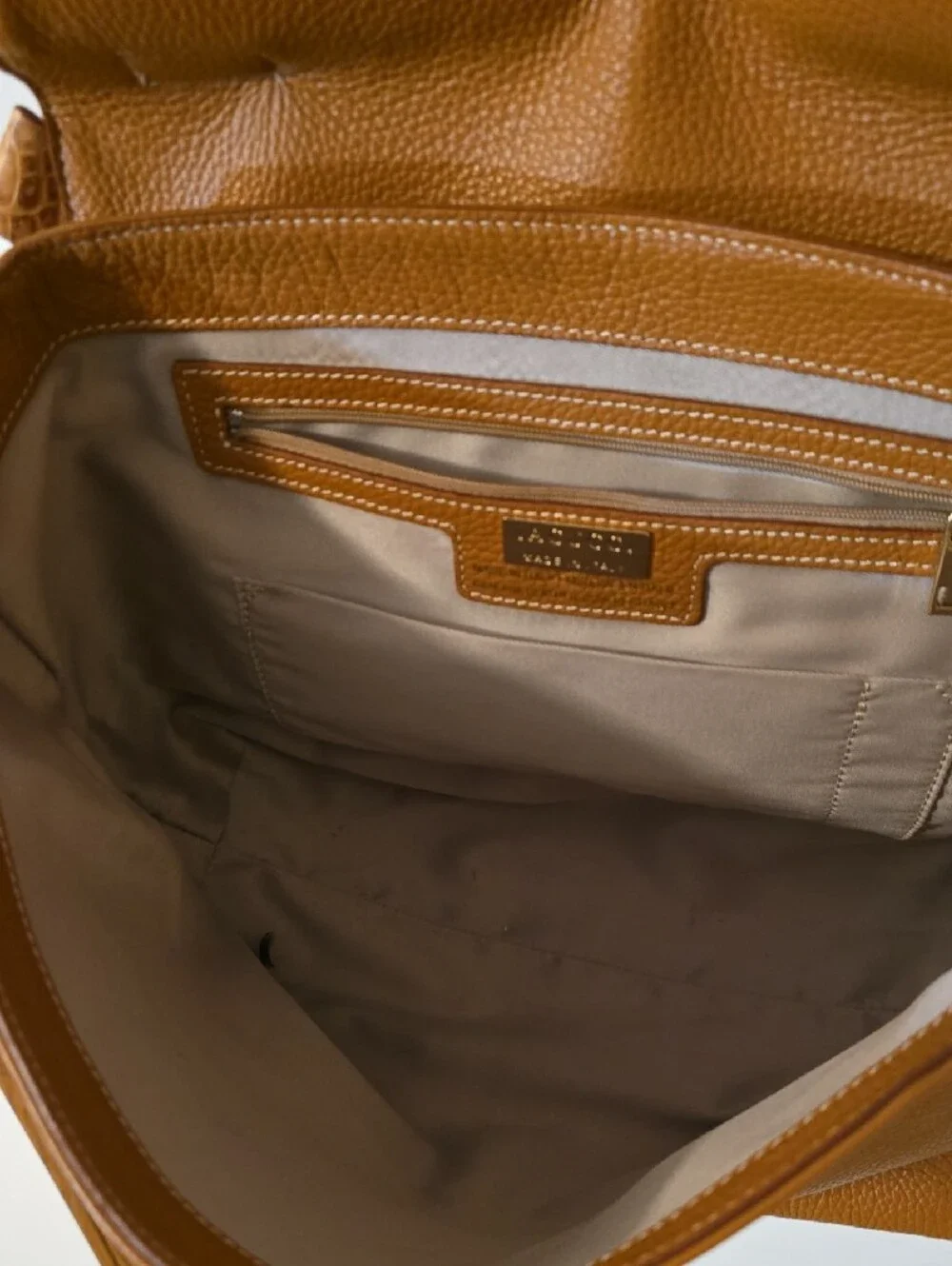 IACUCCI Italy Croc-Embossed & Pebbled Leather Flap Satchel Bag – Honey/Tan